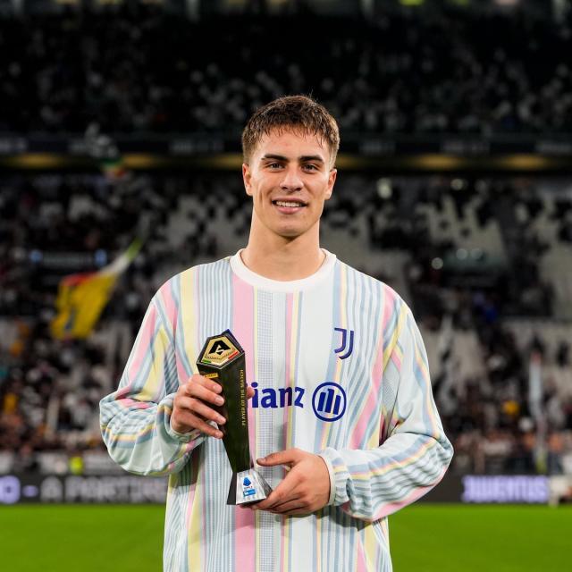 横传, 这次竞争的, 阿莱格里按 横传, 这次竞争的, 阿莱格里按