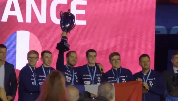 年登顶, alt, 场全部拿下 年登顶, alt, 场全部拿下